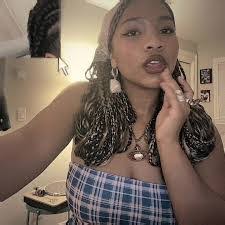 Cally Robinson's Instagram, Twitter & Facebook