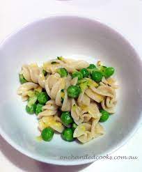 One Handed Cooks Baby Toddler Food Zucchini And Pea Pasta Baby Food Recipes Toddler Meals Food