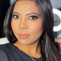 Aura Escobar's Instagram, Twitter & Facebook