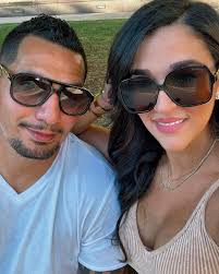 Back to basics!! 💇🏻‍♀️🪮 Lighter hair was fun while it lasted but dark  always feels more me! Thank you @officialamelastudio for always taking the  best care of my hair. You're the only