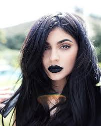 Liệu màu son đen sì của Kylie Jenner có được đón nhận?