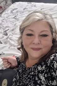 Maxine Sutton's Instagram, Twitter & Facebook