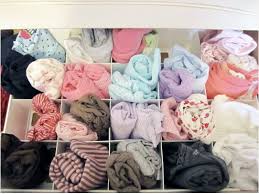 تخزين الأشياء الصغيرة في خزانة أفكار لتخزين وتنظيم الفضاء