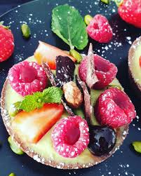 Tartelette Pistache Fruits Rouges Decoration Chocolat Patisserie Pistache