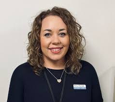 Beth Kingsbury's Instagram, Twitter & Facebook