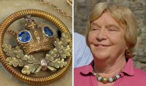 Antiques Roadshow guest lost for words over value of brooch with 'royal  connection'