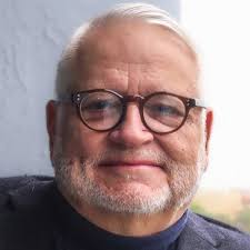 LISANDRO PÉREZ ON THE HOUSE ON G STREET: A CUBAN FAMILY SAGA