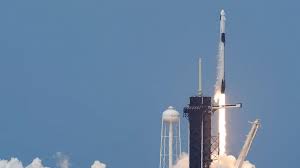 A spacex falcon 9 rocket will launch a dragon 2 spacecraft on its third cargo resupply mission to the international space station. Dragon Soars In Successful Nasa Spacex Launch Abc News