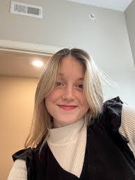 Brittany Sholes's Instagram, Twitter & Facebook