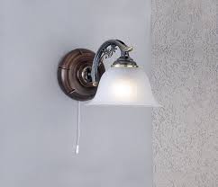 Una lampada da parete da adattare in arredamenti in stile e in qualsiasi stanza come l'ingresso, il corridoio, il soggiorno oppure. Lampade Da Parete E Applique Classiche In Ottone Reccagni Store