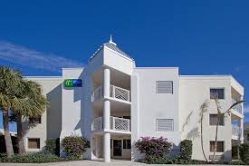 Guests enjoy the comfy beds. Holiday Inn Express North Palm Beach Oceanview Ab 111 1 1 9 Bewertungen Fotos Preisvergleich Juno Beach Nordamerika Tripadvisor