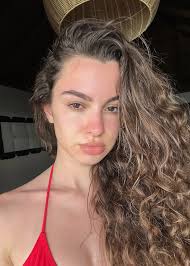 Su Burcu Yazgi Coskun - Free pics, galleries & more at Babepedia