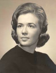 Linda Gumm's Instagram, Twitter & Facebook