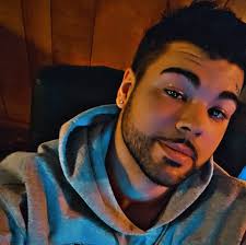 Caught up with my idol, Told him I love him 10,000 times lol.