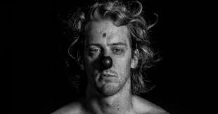 World champion high diver Gary Hunt is a juggler