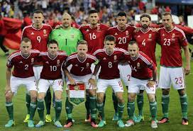 A magyar labdarúgó szövetség pénteken megállapodott a férfi válogatott szövetségi kapitányával, és a felek 2025 végéig szóló szerződést kötöttek, ezzel folytatva a megkezdett munkát, biztosítva a. Magyar Labdarugo Valogatott 11 Es