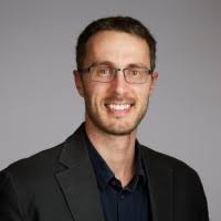 700+ profilů „Reesor“