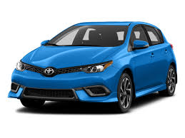 When you're behind the wheel built using toyota's latest design philosophy, corolla will turn heads wherever you go. 2017 Chevrolet Cruze Hatchback Vs 2017 Toyota Corolla Im