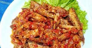 Dengan warna merah kuning yang menggoda masakan ini mampu memikat, namun cara membuat nya sangat simpel dan sederhana sobat tak usah takut. Kreasi Masak Pindang Tongkol Balado Untuk Keluarga
