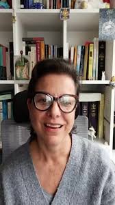 Les comparto el encuentro con la Maestra Mary Carli Tapia* @librementemct  donde conversamos sobre la *enseñanzas del UCDM* “Los principios mágicos”  Gracias 💫