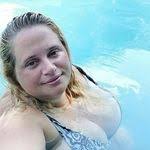 Lisa Porterfield's Instagram, Twitter & Facebook