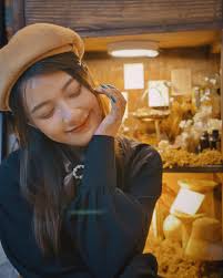 Đau mấy lần rồi Thật sự đau rất nhiều lần Nhắc đến là buồn Mà chẳng hiểu là  tại saoooo 🥹🥹🥺👇🏻