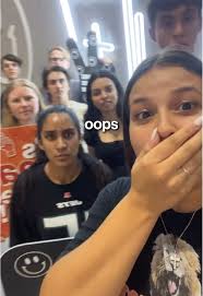 Oops! 😅 Give Echo a try