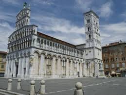The interior has some beautiful decorations. Chiesa Di San Michele In Lucca