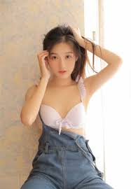 最全90后性感mm吊钟八字奶傲人事业线人体艺术摄影图-最全90后性感mm吊钟八字奶傲人事业线人体艺术摄影图相册-万佳直播吧