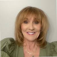 Dena Kennedy's Instagram, Twitter & Facebook