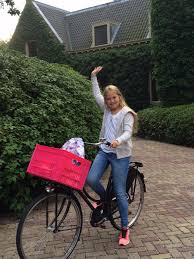 Fan acc niet de echte amalia !!!!! Dutch Cycling Embassy On Twitter Our Prinses Amalia On Her Bicycle Ready To Go To High School Http T Co Qumfkvueyq