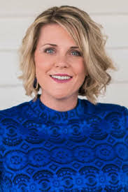 Kari Smith's Instagram, Twitter & Facebook