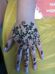 Remove henna from nails henna tattoo diy how to remove henna. Book Our Henna Tattoo Artists For Your Event Carbone Entertainment