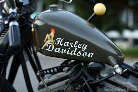 Harley Bobber Via Gascapkustom Harley Classic Harley Davidson Harley Davidson Motorcycles