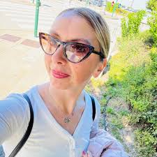 Dragi prijatelji poznajem ovu porodicu, ko hoce pomoći u ovim mubarek  danima bujrum.. PORUKA U CIJELOSTI.. Sellam majka sam 4 djece troje  skolujem imam malu još bebu od 2 godine podstanar smo