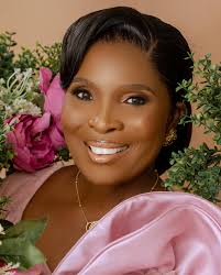 Remi Collins #70yearsphotoshoot session . Her countenance so beautiful,  mirrored in the smile of everyone she loves. She is a treasure. Blessed by  God. Thank you for the most beautiful time capturing