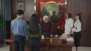 Trong tập 13 'hướng dương ngược nắng', kiên ngày càng phơi bày rõ âm mưu và tham vọng của bản thân. HÆ°á»›ng DÆ°Æ¡ng NgÆ°á»£c Náº¯ng Táº­p 32 Ong Phan Dá»a Há»§y Danh Pháº­n Cac Chau Náº¿u Khong Ä'i Xem Máº¯t