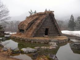 Maison Avec Fosse A Shirakawa Go Au Japon Man Of The World Architecture Japonaise Cabane Interieur Maison Design