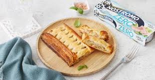 Per preparare il rotolo di pasta sfoglia al tonno, sbucciate, lavate e tagliate le patate a cubetti, poi cuocetele per 20 minuti. Strudel Con Patate Tonno E Carciofi Tonno Nostromo