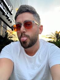 Looking for our Maui Wine Peeps! Come join the fun, meet new people, new  wine, and delicious grindz!