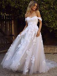Süßes und angenehmer weise böho inspiriertes hochzeitskleid weiche elfenbeinfarbene französische spitzen mit wellenförmigem rand. Brautkleider 2021 A Linie Von Der Schulter Kurzarm Spitze Flora Applizierten Tull Brautkleid Mit Schleppe Kleider Hochzeit Hochzeit Kleidung Hochzeitskleid Tull