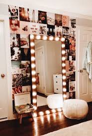 Offriamo un'ampia scelta di stili, che spaziano dal moderno al classico, proponendo sia linee essenziali che design più elaborati. Pinterest Chloealcindorr Idee Camera Da Letto Ikea Camera Da Letto Idee Idee Arredamento Camera Da Letto