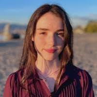 Evelyn Peng's Instagram, Twitter & Facebook