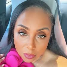 Tammy Burrell Henderson (@tyme4te)