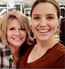 With great sadness, the family of actress. Tpozj C8opz Vm