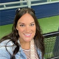 Kelly Foster's Instagram, Twitter & Facebook