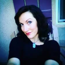 Amber Colvin (ambeezie007)