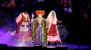 Bette midler comes from honolulu, united states and was born in 1945. Bette Midler Divine Intervention Concert Phoenix Az 2015 I Put A Spell On You Youtube