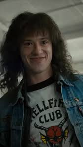 🔙 3 years ago today, we met Eddie Munson for the first time in ‘STRANGER  THINGS