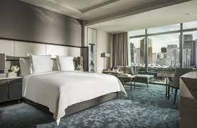 #1 hotel in asia by @cntraveler #44 world's best bar @bartrigona by @50bestbars #1 spa in malaysia by @worldspaawards food order link ⬇️⬇️⬇️ bit.ly/fourseasonsdelivery. Four Seasons Hotel Kuala Lumpur Jetzt Bei Journey D Luxe Buchen